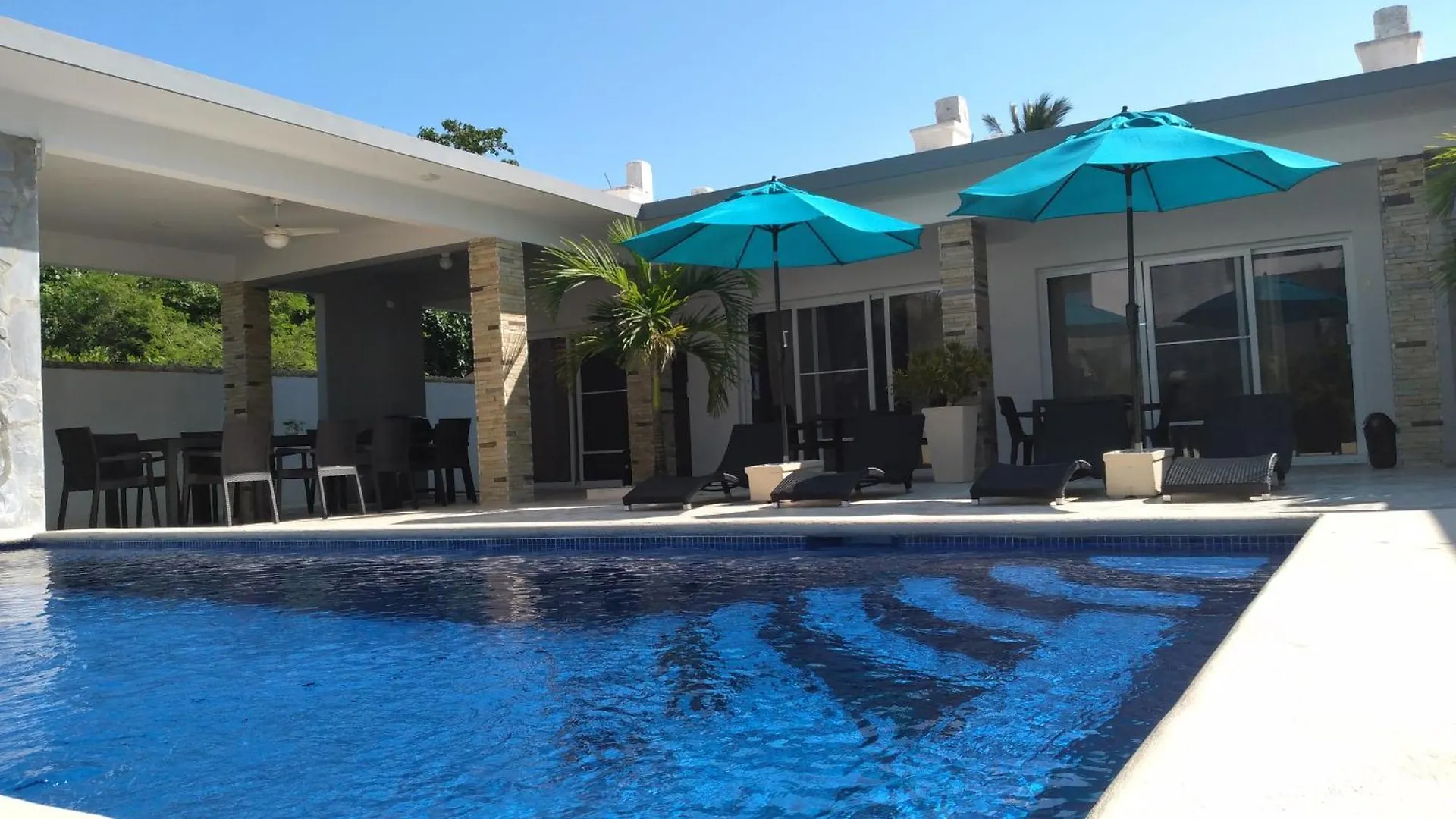 Villa Palmas Doradas 카바레테
