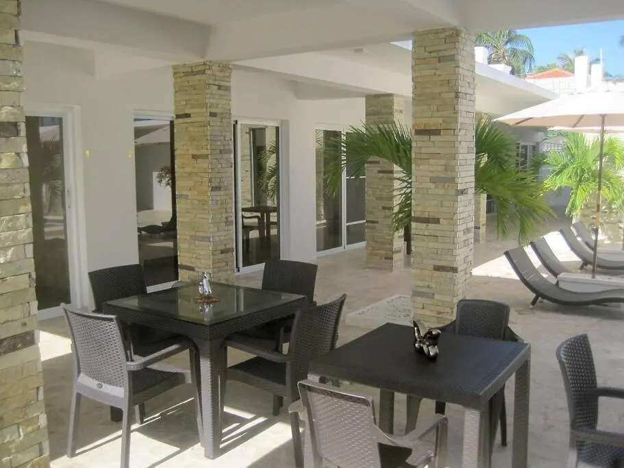 Villa Palmas Doradas 카바레테